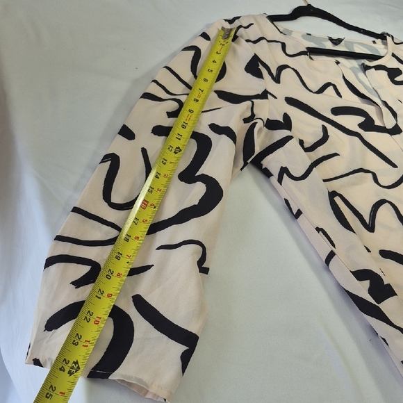 Stylish Black and Cream Long Sleeve Womens Plus 3X Blouse - Picture 9 of 9